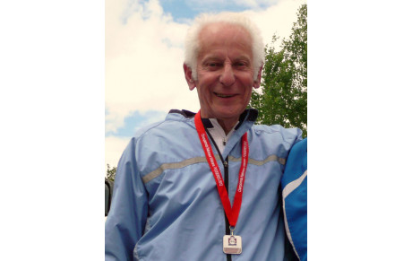 Bernard VANTOURS: record de France du 800m